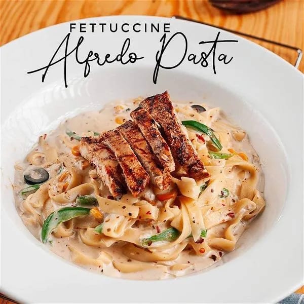 Fettuccine Alfredo Pasta